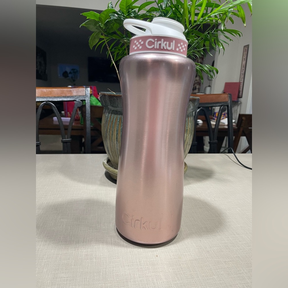 Rose Gold Cirkul Water Bottle